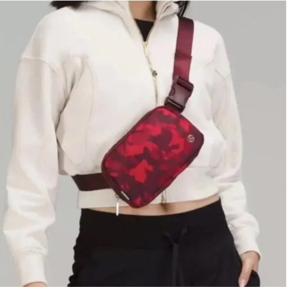 NWT Lululemon New Year Everywhere Belt Bag 1L, all over rabbit print